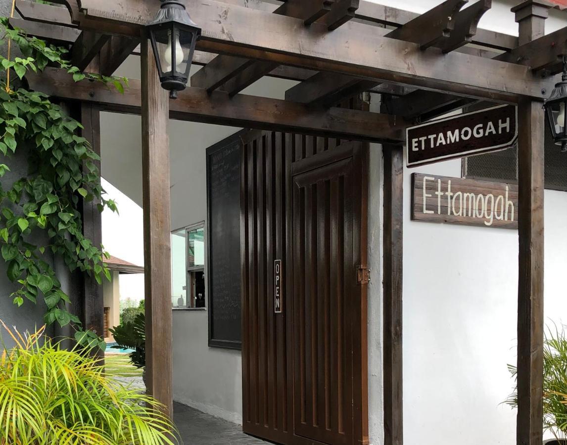 Ettamogah Hotel Inc. San Fernando  Exterior photo